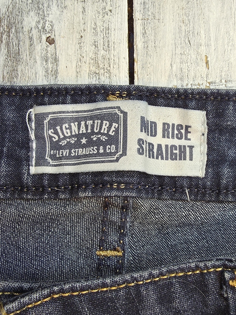 Signature by Levi Strauss Women's Dark Indigo Straight Leg Jeans sz 12 Long - Picture 3 of 8